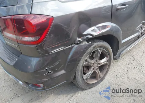 2017 Dodge Journey Crossroad z USA, uszkodzony, nr VIN 3C4PDCGB4HT517313